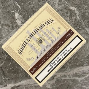 George Karelias Light Tütün