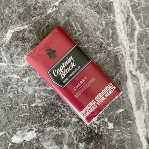 Captain Black Cherry Pipo Tütünü